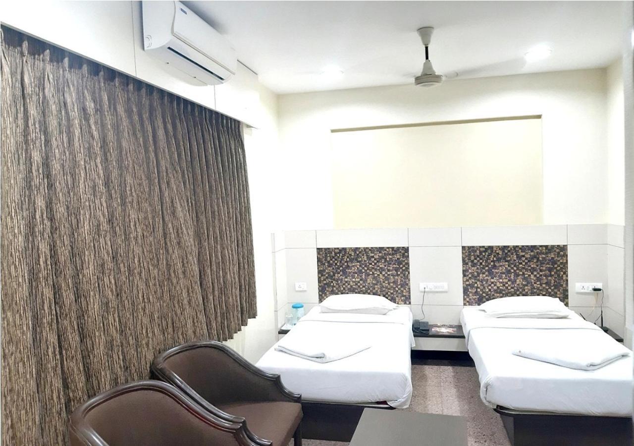 Hotel Adarsha Palace Belgaum Bagian luar foto